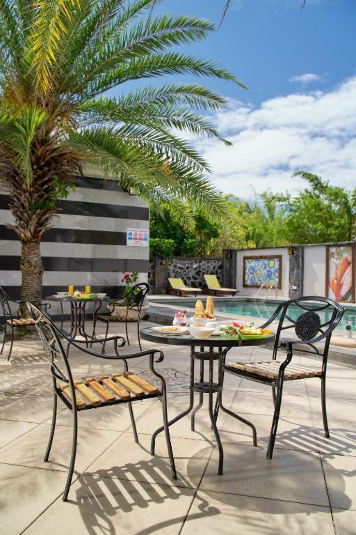 Pereybere Apartment With Breakfast And Private Balcony Pereybere Beach Exteriér fotografie